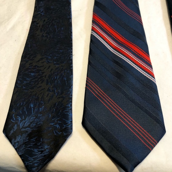 Vintage Men’s Neckties Red Navy Tones Vintage - Picture 14 of 15